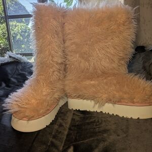 Cape Robbin Fluffy Beige Women's Boots